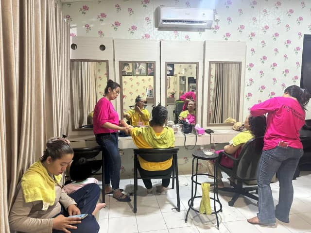Layanan nail art di Griya Sesa Salon Bekasi